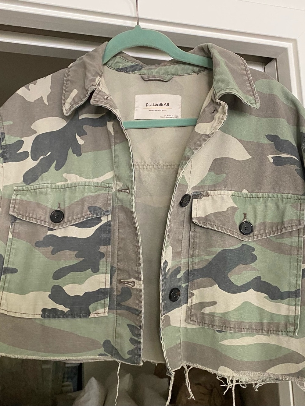 Pull&Bear Cropped CamoButton-Front Jacket short  sleeve - M but really one size
